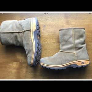 Kids Ugg Lynden Tan Suede Waterproof Boots size 1